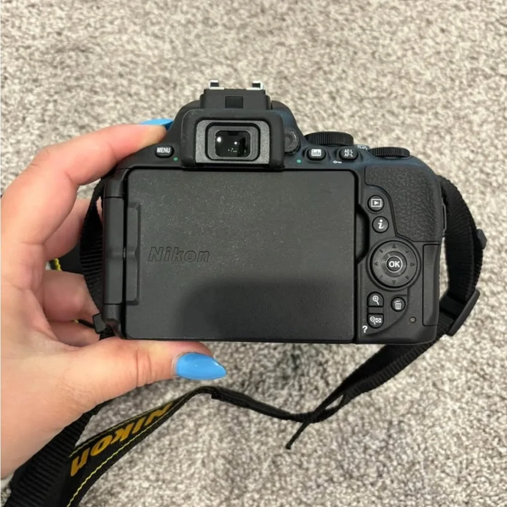Nike 5600 camera